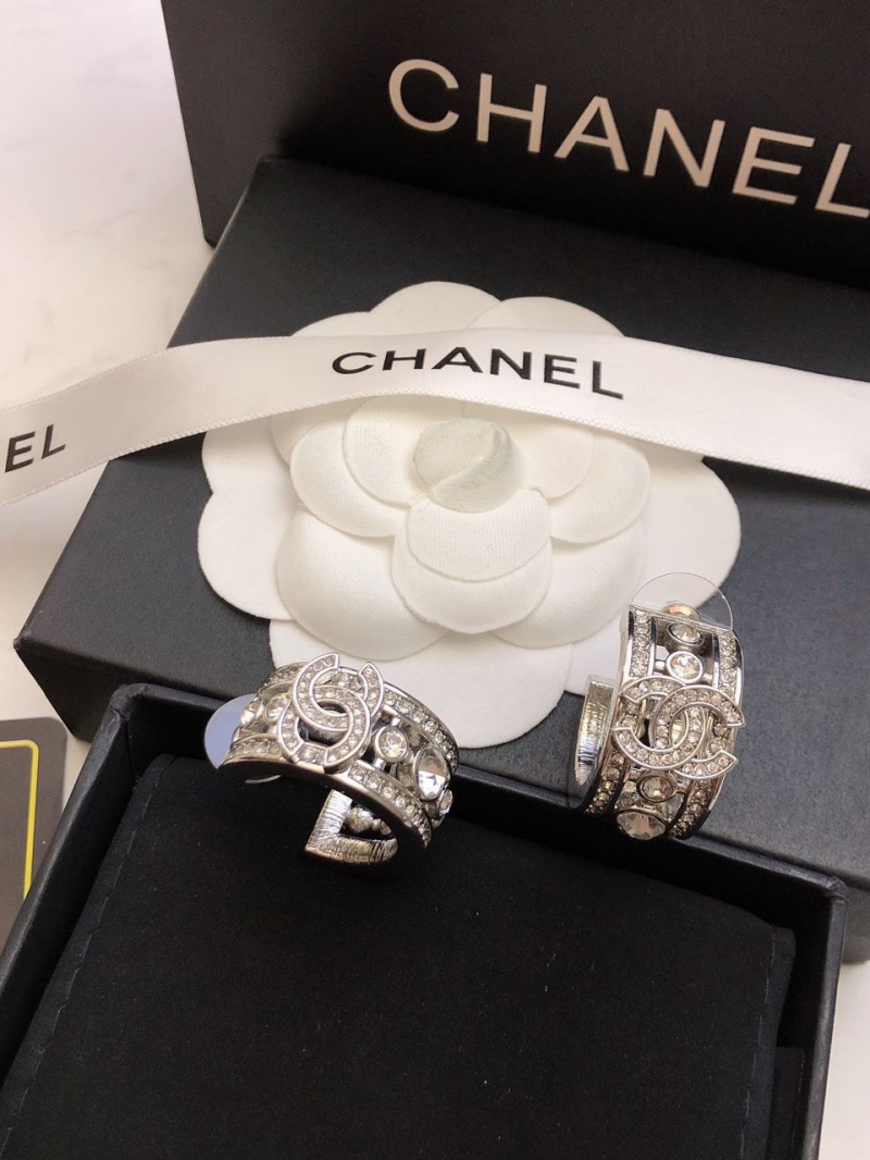 Ch**el earrings